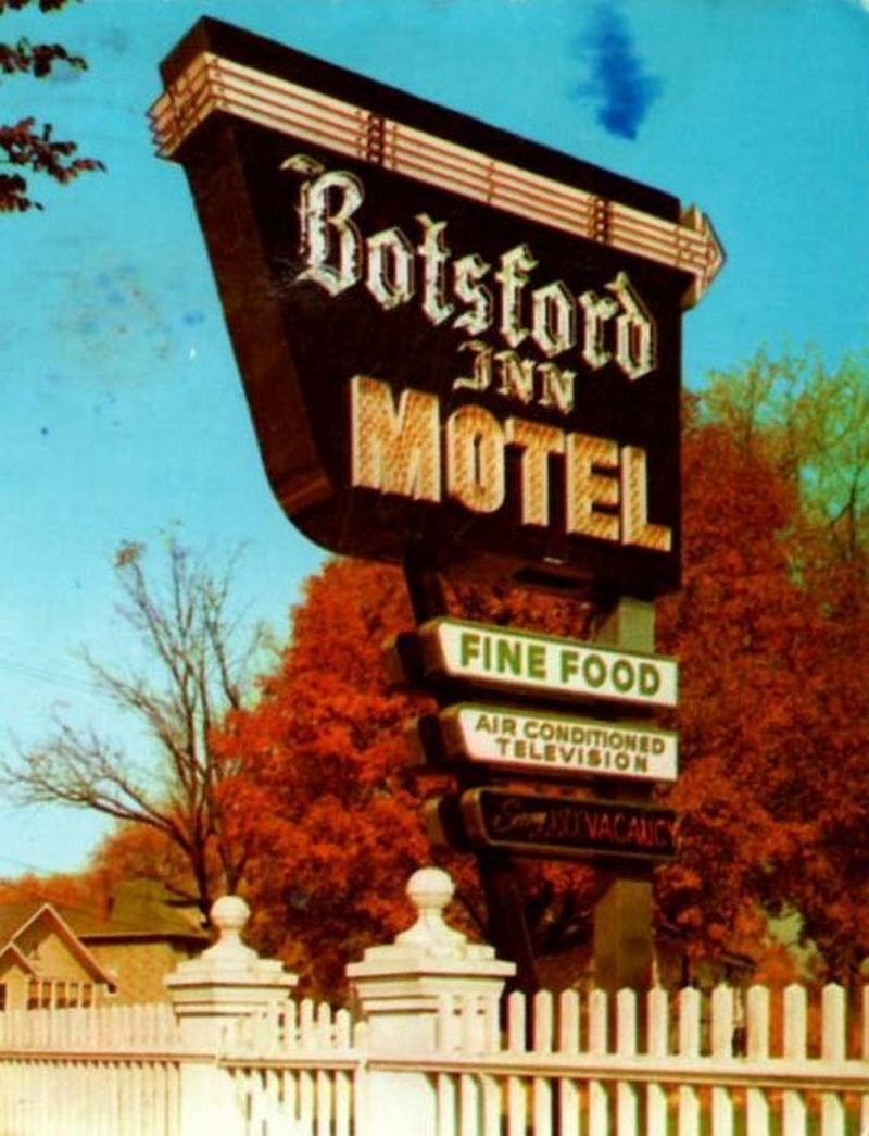 Botsford Inn - Vintage Postcard